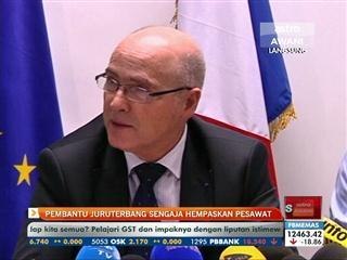 Pembantu juruterbang sengaja hempaskan pesawat