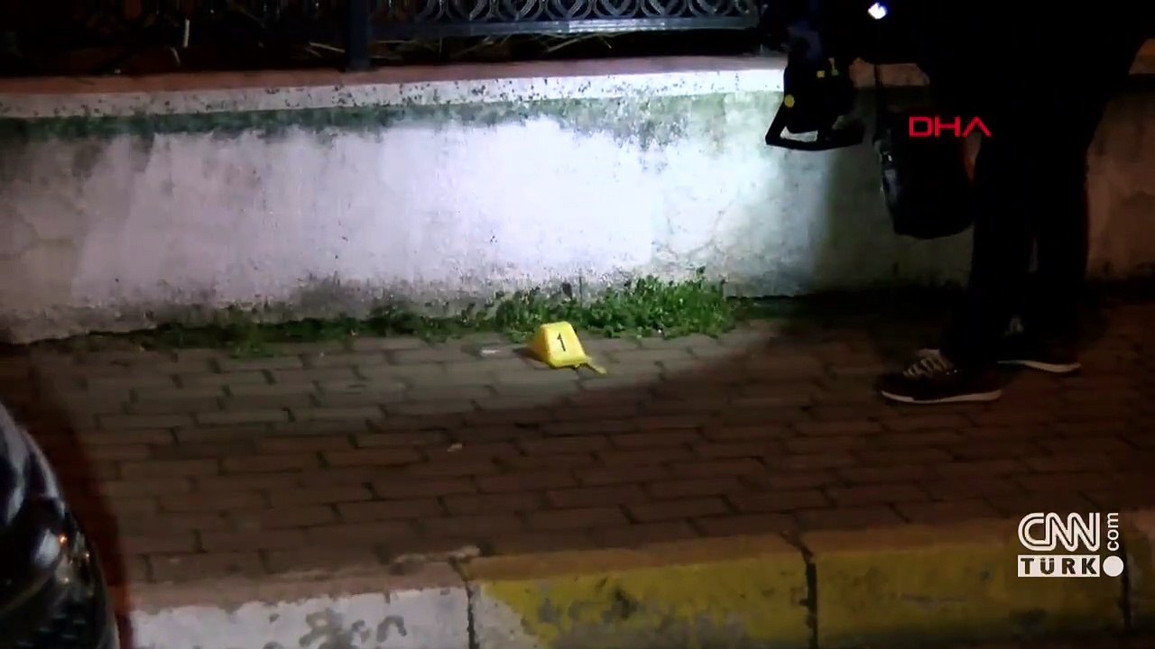 Evinin önünde silahlı saldırıya uğradı