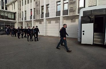 MERSİN'DE, 12 FETÖ ŞÜPHELİSİ ADLİYEDE