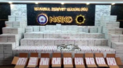 Son dakika haber... İstanbul'da uyuşturucu operasyonu: Matbaa ve ecza deposunda 831 bin hap ele geçirildi