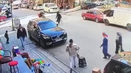 ÇARPMAMAK İÇİN MANEVRA YAPTI; KENDİ DÜŞTÜ