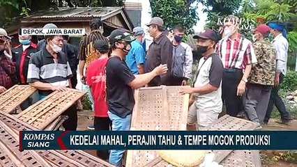 Tumpuk Alat Produksi, Perajin Tahu & Tempe di Depok Unjuk Rasa Kenaikan Harga Kedelai!