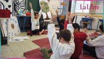 Le yoga pour apaiser les enfants présentant des troubles structurels