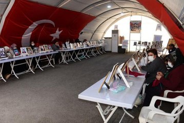 EVLAT NÖBETİNDEKİ ANNE HEPİNİZ GELİN, BİTSİN BU ACIMIZ