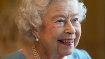 VOICI : Elizabeth II frappée par la Covid-19 : que va faire le prince Charles pour protéger sa mère ?