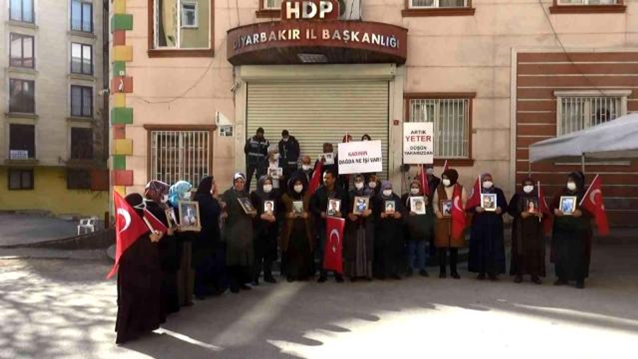 Evlat nöbetindeki ağabey, kardeşini HDP'den istiyor