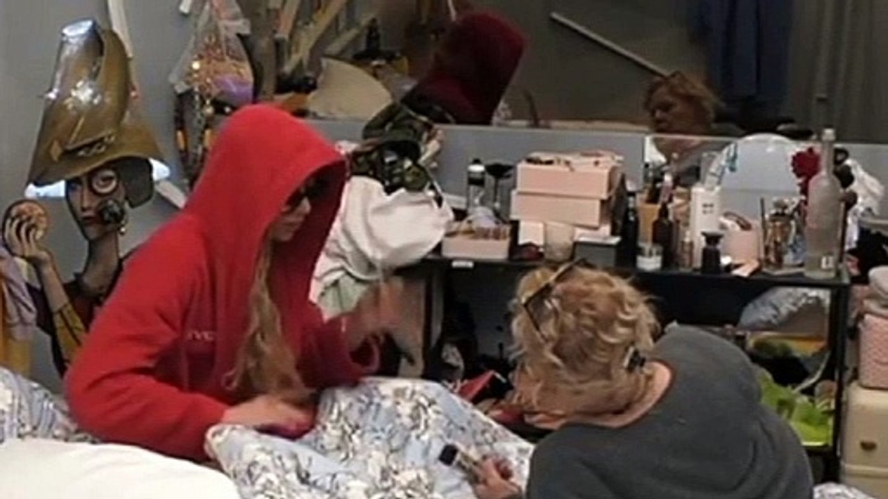 GF Vip, Soleil Sorge canta con Katia Ricciarelli e smaschera Alex Belli