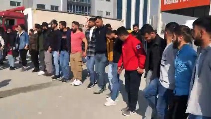 Migros işçileri zaferlerini halay eşliğinde kutladı