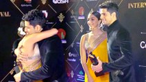 Sidharth Malhotra & Kiara Advani's Cute Moment After Winning Awards For Shershaah