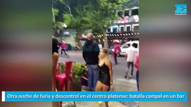 Otra noche de furia y descontrol en el centro platense: batalla campal en un bar