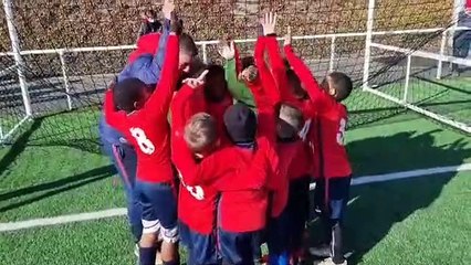 Célébration après la victoire des U10 à Presles