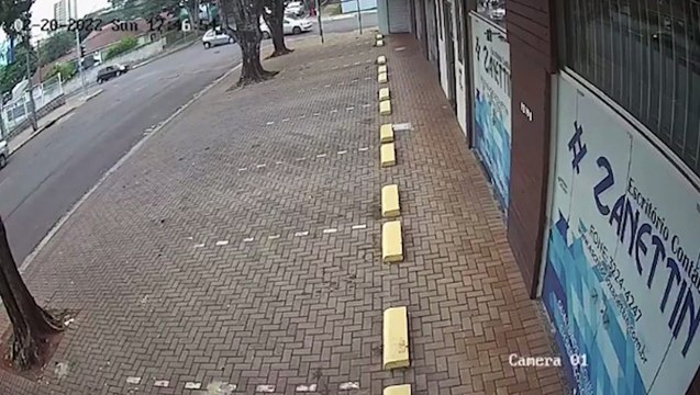 Câmera flagra mais um acidente de trânsito no cruzamento das Ruas Presidente Kennedy e Pio XII