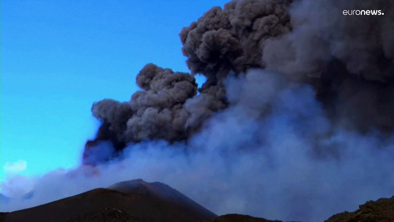 Le spettacolari immagini dell'eruzione dell'Etna
