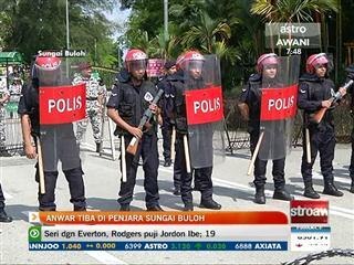 Anwar Ibrahim tiba di Penjara Sungai Buloh