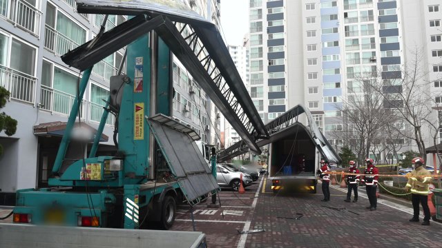 잇따르는 사다리차 사고...손자 데리고 가던 할머니 참변 / YTN