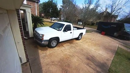 Amazon Driver Knocks Over Trash Can Twice