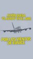 Avión queda clavado en el aire por los vientos de ‘Eunice’