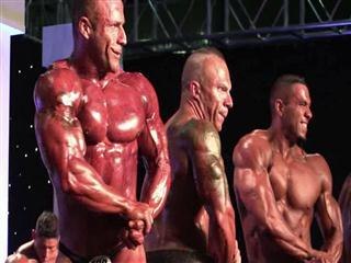 Schwarzenegger back to bodybuilding roots in Brazil
