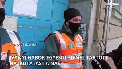 Iványi Gábor mellett tüntettek a NAV által elfoglalt székháznál