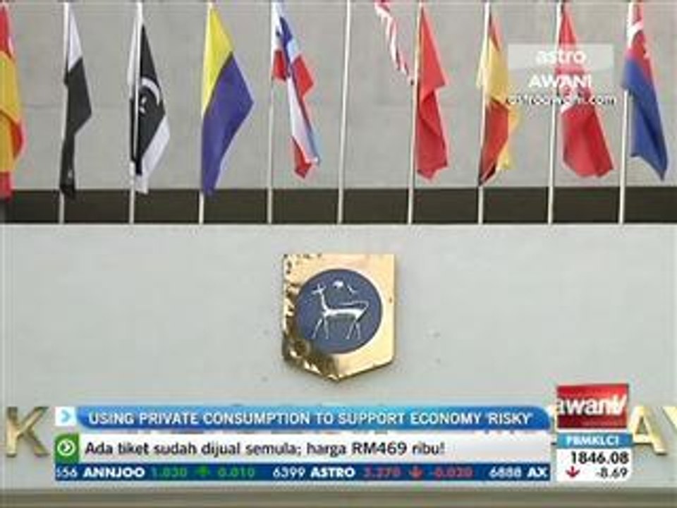 Using private consumption to support economy 'risky'