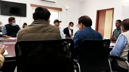 Скачать видео: जयपुर विधानसभा-सचिवालय के बाहर जिस गुणवत्ता की सडक़ें, वैसी सड़कें बनाई जाए इस शहर में, कलक्टर बोले