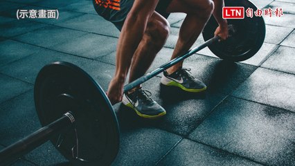 疑低溫引發心肌梗塞 31歲型男倒健身房水療池送醫亡(翻攝畫面)