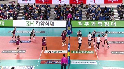 여자배구 '마스크 쓰고 재개'...아슬아슬 조심조심 / YTN