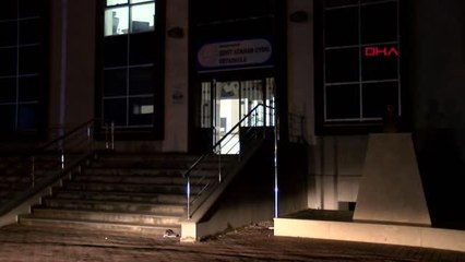 Boşanma aşamasındaki eşini çalıştığı okulda öldürdü