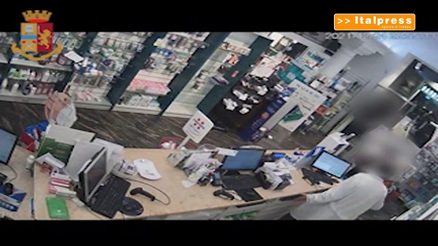 Rapinatore seriale di farmacie arrestato a Palermo