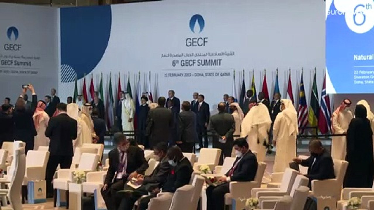 أمير قطر يقول إن طاقة إنتاج الغاز المسال سترتفع إلى 126 مليون طن سنويا بحلول 2027