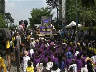 A man sets himself on fire at a rally for former comfort women in South Korea