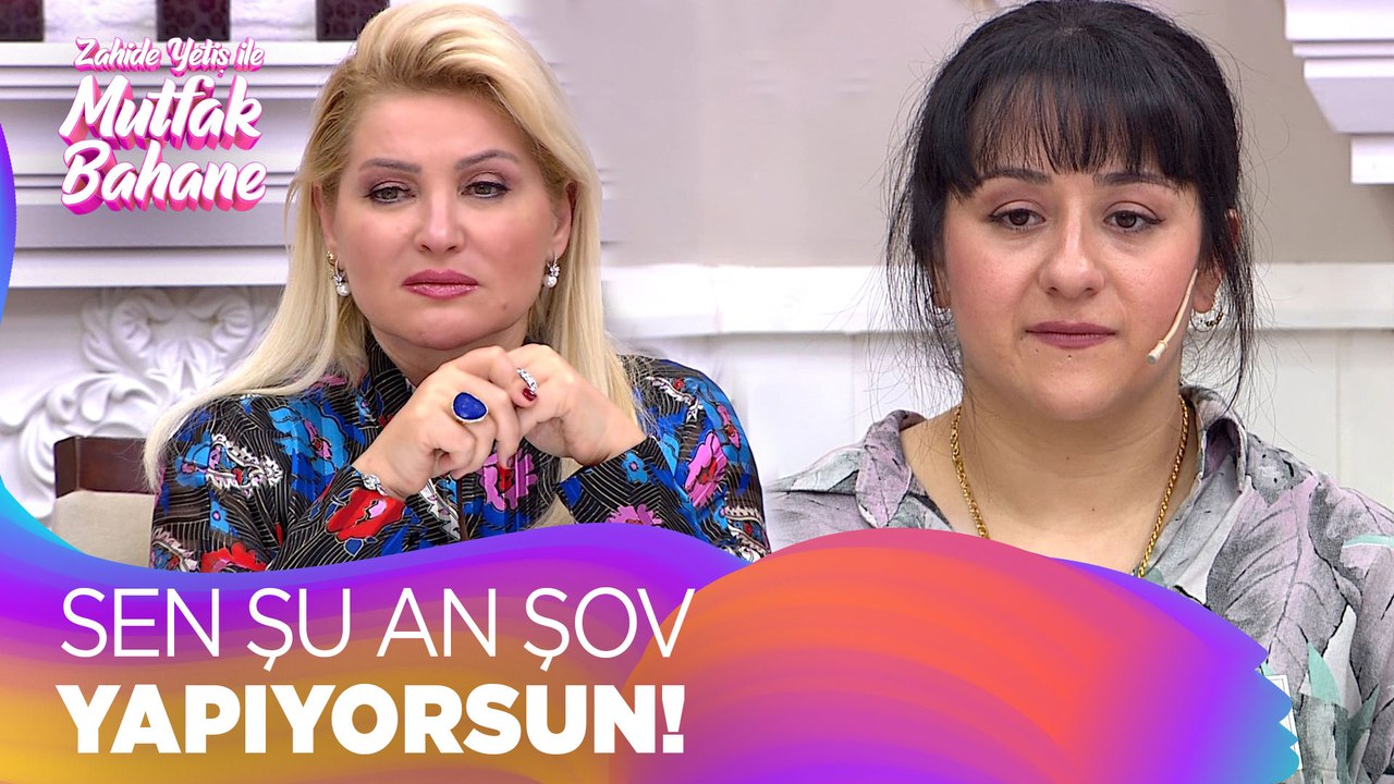 Yemek masasında yarışmacılar arasında gerilim arttı! -  Zahide Yetiş ile Mutfak Bahane 22 Şubat 2022