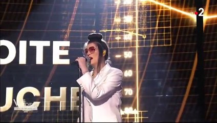 Hoshi chante "Fais-moi Signe" aux Victoires de la Musique 2022