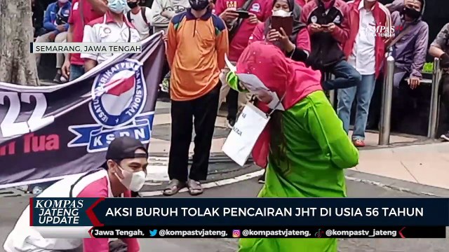 Aksi Buruh Tolak Pencairan JHT di Usia 56 Tahun