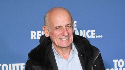 GALA VIDEO -“Si je reste ici, je me suicide” : Jean-Michel Aphatie traumatisé par son service militaire