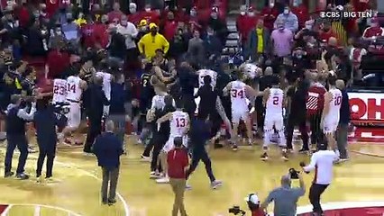 Juwan Howard Strikes Joe Krabbenhoft After Michigan-Wisconsin Game