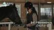 [HOT] Kim Taewon who gives snacks to horses.., 호적메이트 220222
