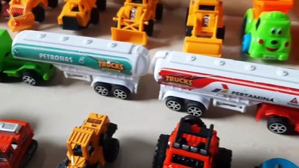 Mobil polisi,truk oleng,mobil kontruksi,banyak mainan