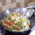 केवल 5 मिनट में बनेंगे Restaurant जैसे Fried Rice घर पर - Tasty & Healthy Fried Rice Recipe...... Chinese Fried Rice