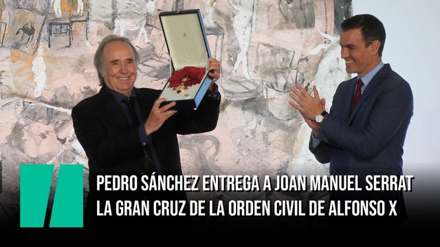 Pedro Sánchez entrega a Joan Manuel Serrat la Gran Cruz de la Orden Civil de Alfonso X