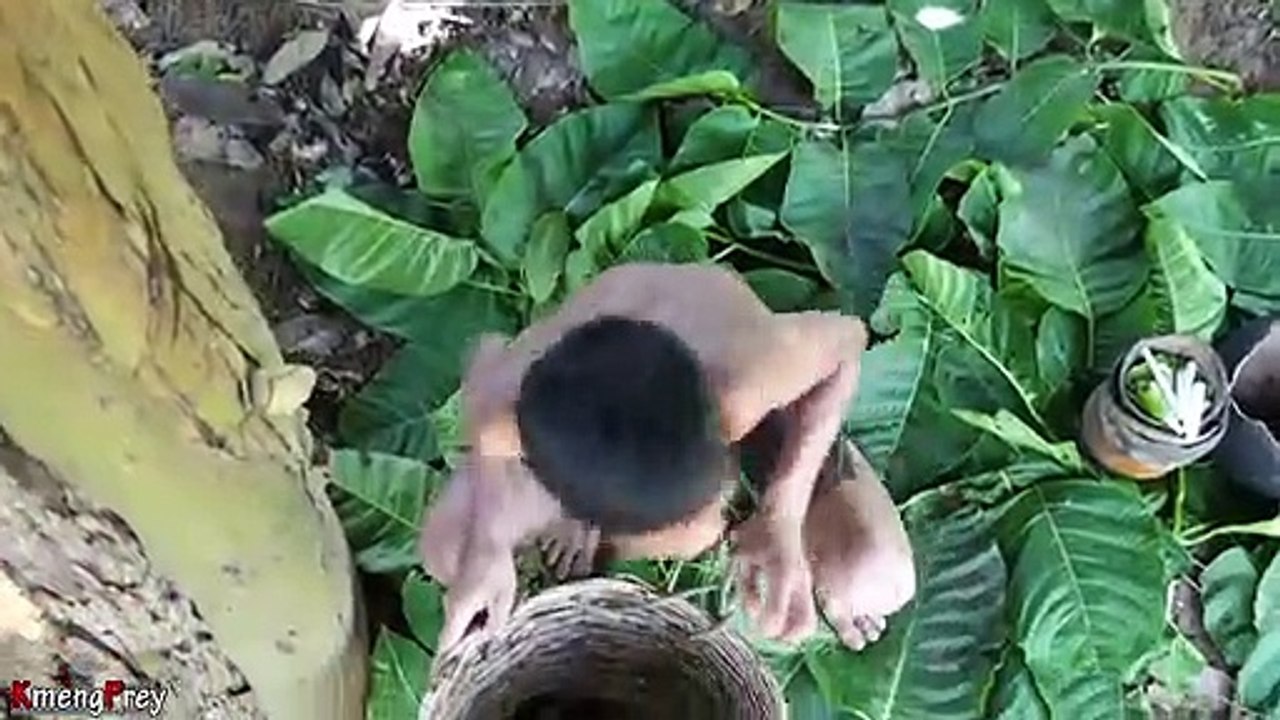 World Cuisine - Cooking Snails Solo - Eating Delicious 31