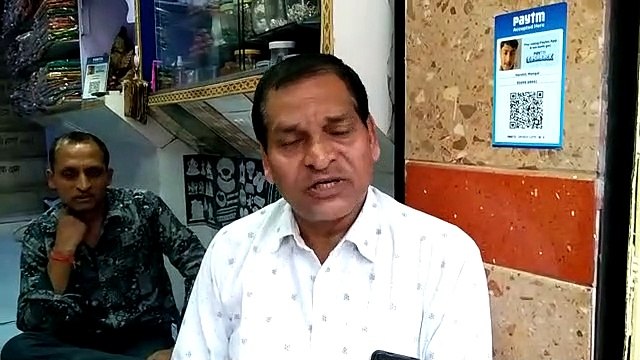 बाइक की डिक्की से सोने के जेवरात पार करती महिलाओं को दबोचा..देखें वीडियो