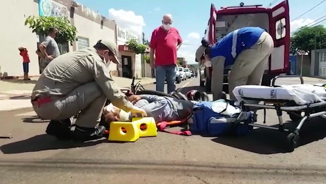 Motociclista fica ferido após se envolver em colisão com carro no Bairro Santa Cruz