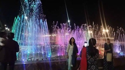 Video: नहीं देखा होगा ऐसा म्यूजिकल फाउंटेन