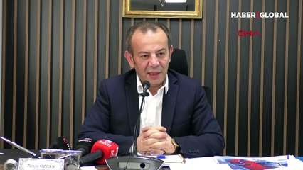 Video herunterladen: Bolu Belediye Başkanı Tanju Özcan: Başını açtı diye kadın belediye çalışanına uyarı cezası verdim