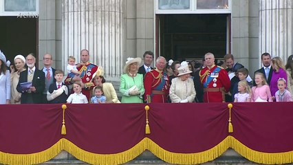 Reina Isabel II, enferma con coronavirus, suspende compromisos del martes