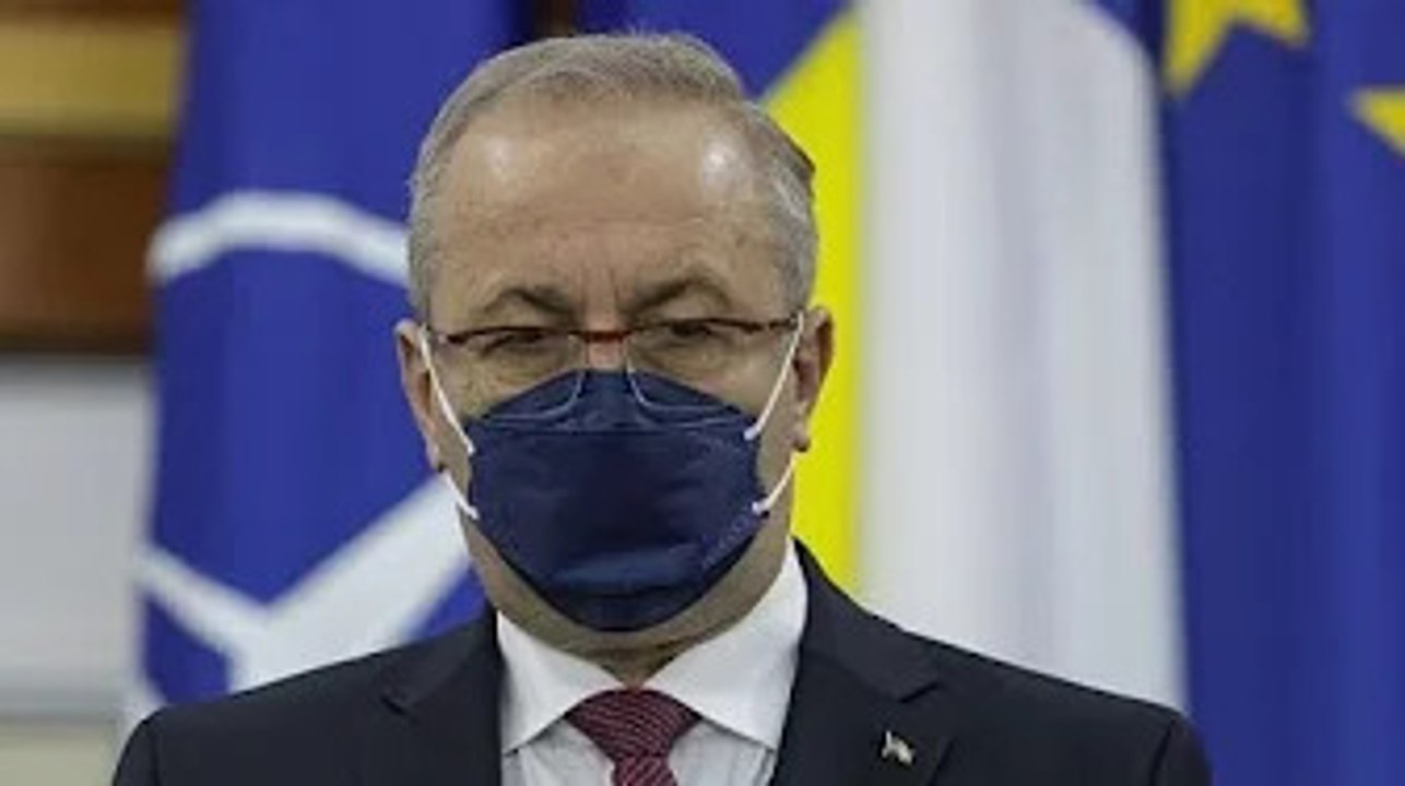 Romania could take in 500,000 Ukrainian refugees if needed -defence minister