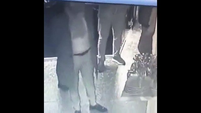 Gazeteci Metin Özkan'ın bir kadının çantasından para aldığına dair görüntüler paylaşıldı