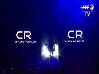 Ronaldo in Japan to promote a muscle-exerciser