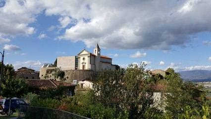 Castelnuovo in Avane (Arezzo), il borgo che rinasce